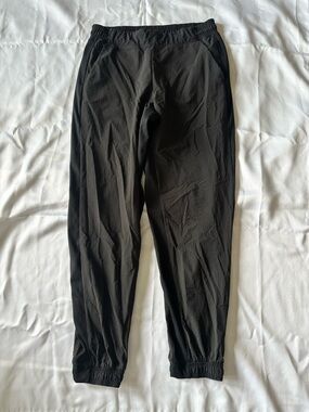EUC Athleta Brooklyn Textured Jogger—Sz 6